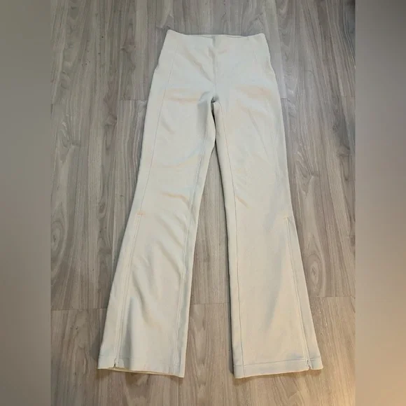 Lululemon Brushed Softstreme Ribbed Zip Flared Pant 32.5” – Bone | Size 6 | NWT - Picture 6 of 11